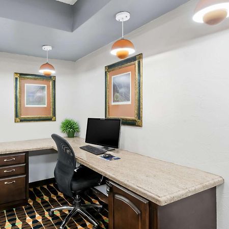 Surestay Plus Hotel By Best Western Lubbock Medical Center Ngoại thất bức ảnh