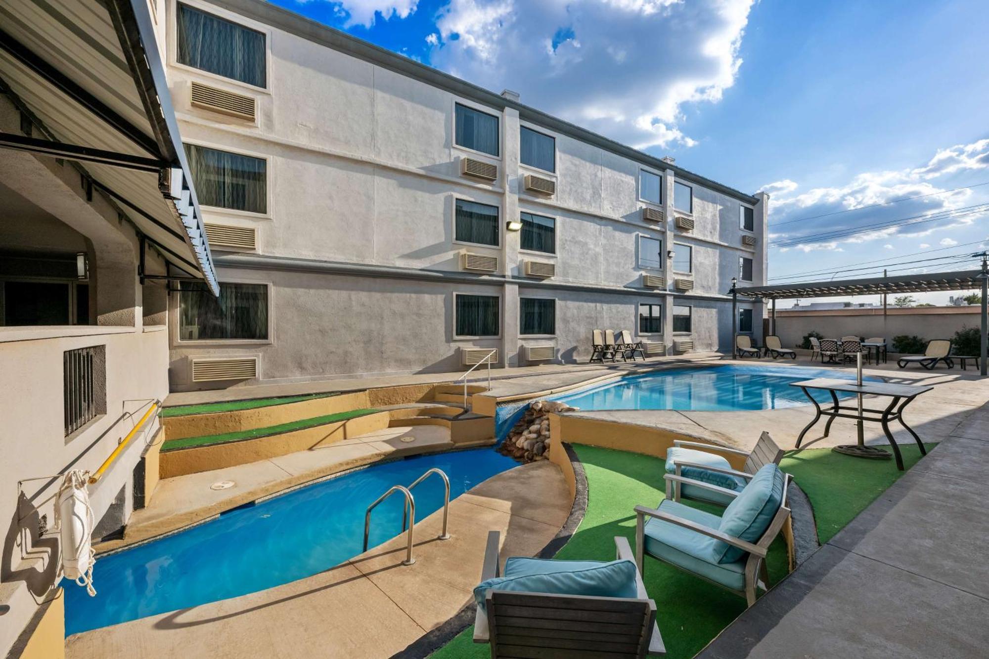 Surestay Plus Hotel By Best Western Lubbock Medical Center Ngoại thất bức ảnh