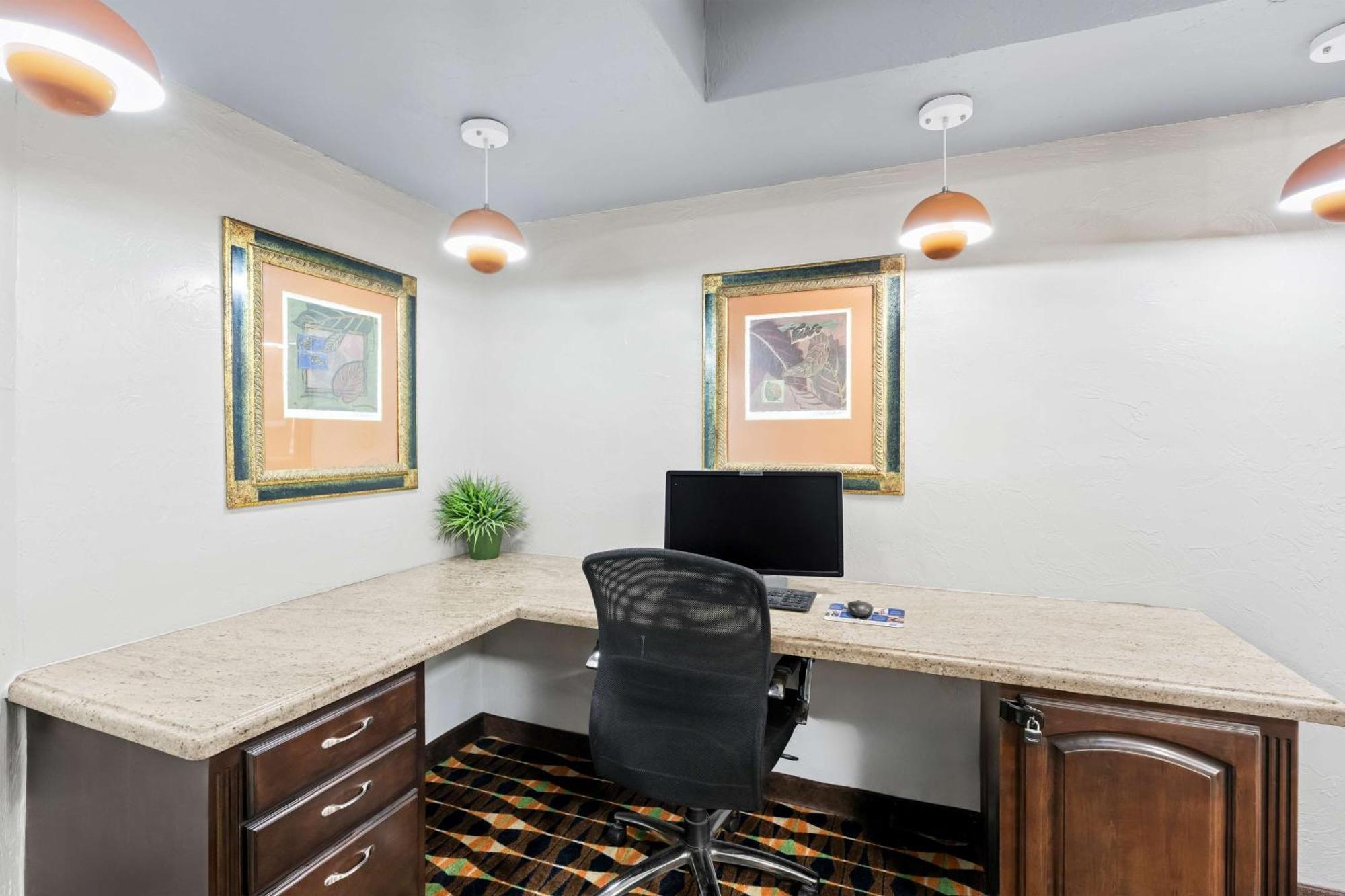 Surestay Plus Hotel By Best Western Lubbock Medical Center Ngoại thất bức ảnh