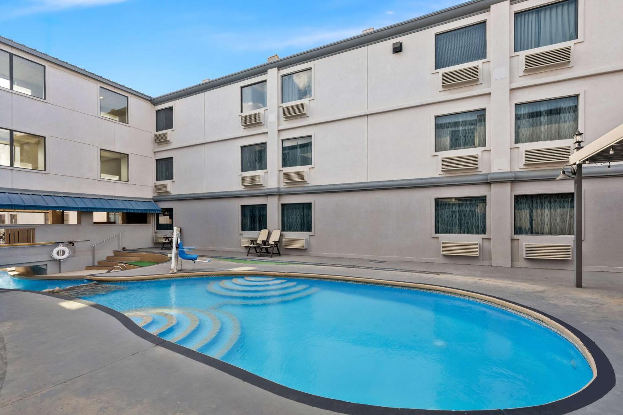Surestay Plus Hotel By Best Western Lubbock Medical Center Ngoại thất bức ảnh